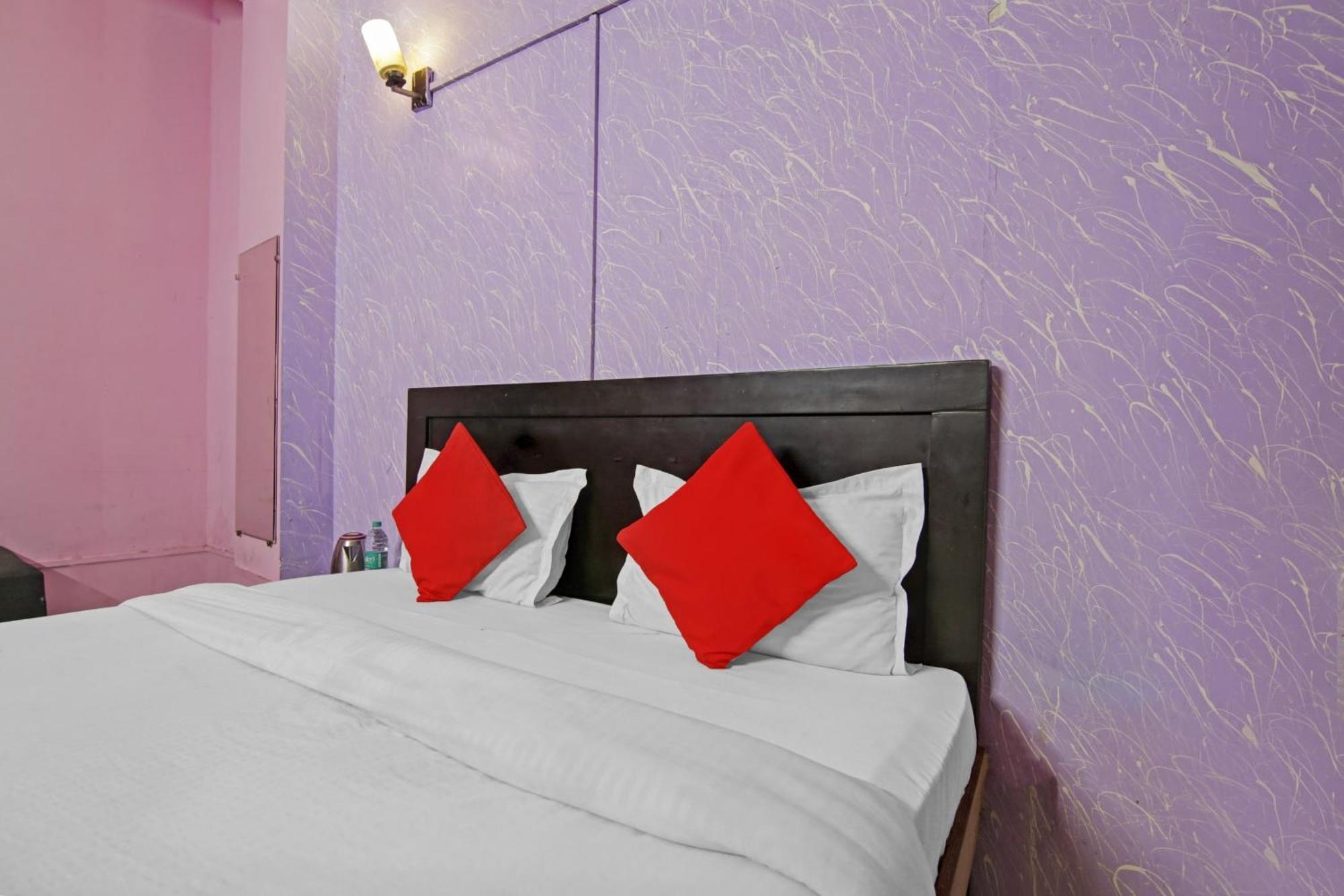 Hotel O Glorious Stayz Noida Exterior photo