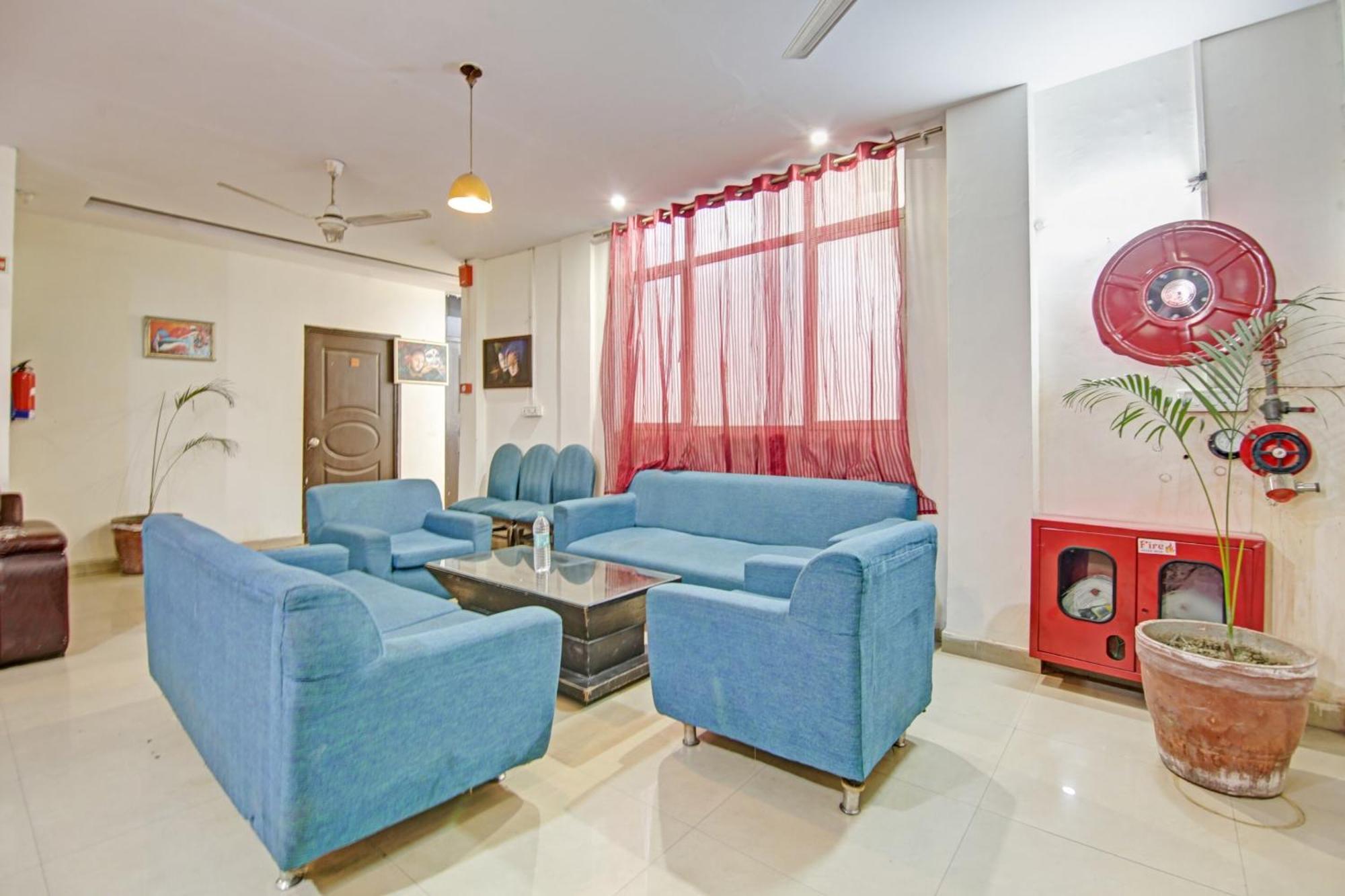 Hotel O Glorious Stayz Noida Exterior photo