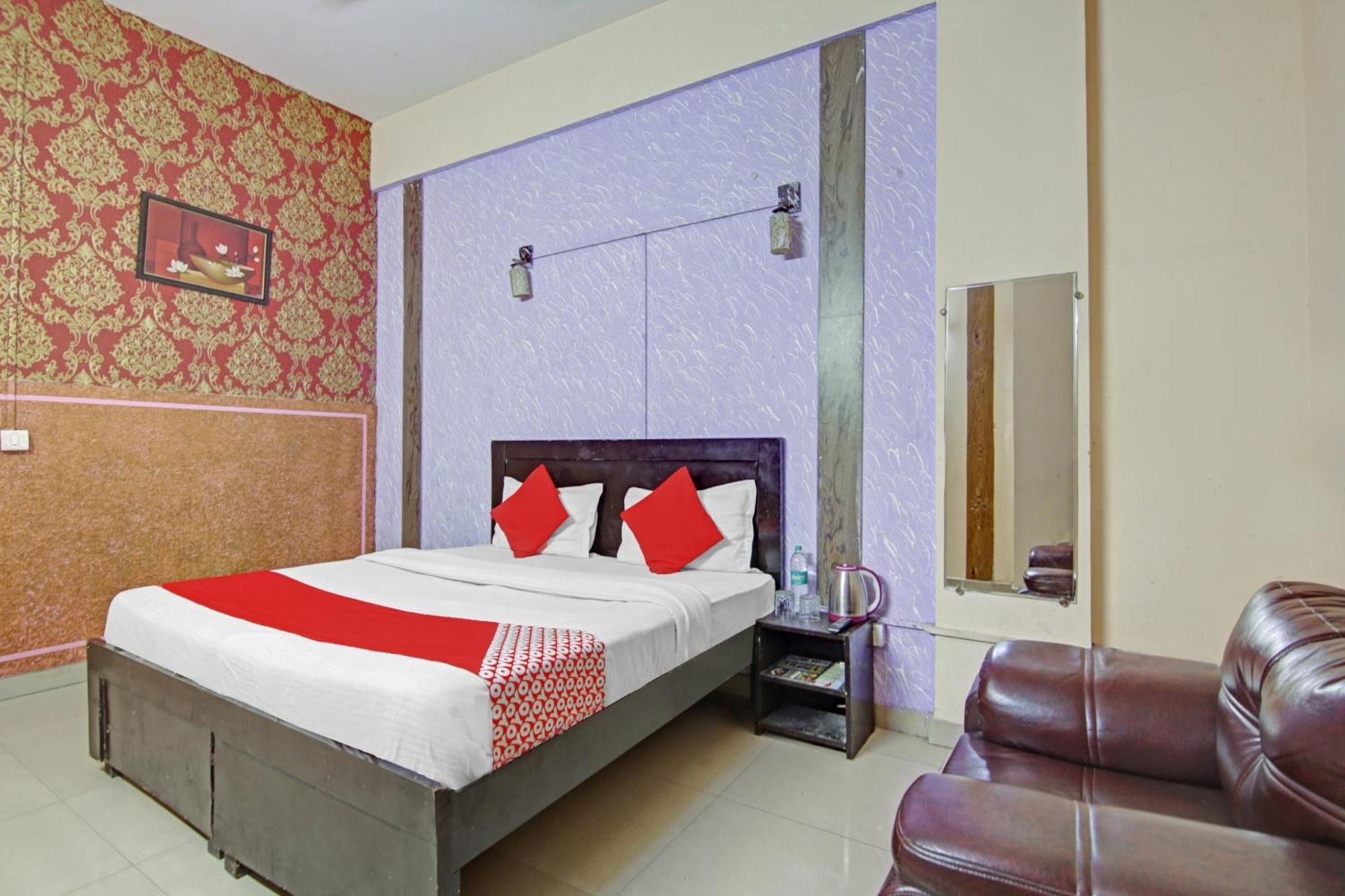 Hotel O Glorious Stayz Noida Exterior photo